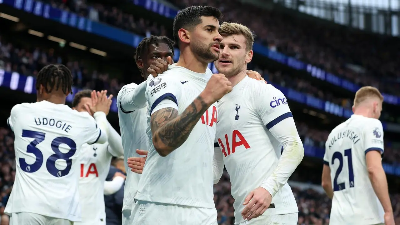 Tottenham to qualify for the UEL
