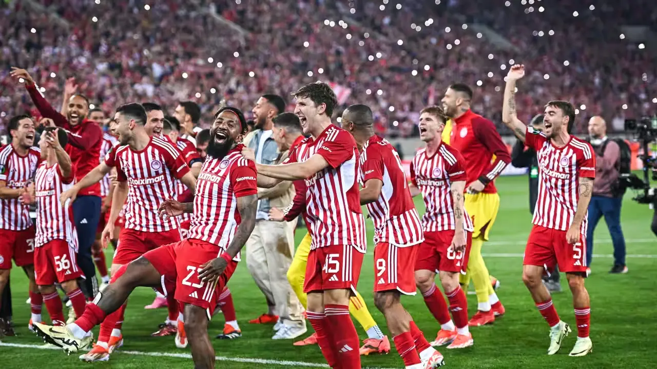 Olympiakos celebrate their semi-final win