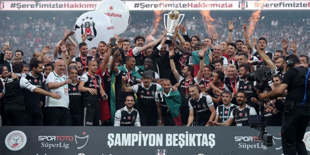 Kampioen Turkije seizoen 2021 2022 Super Lig Voetbal