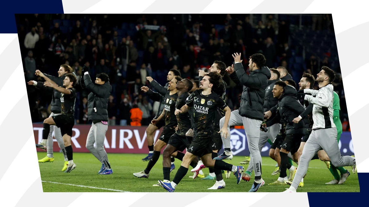Il PSG esulta dopo la vittoria con il Chelsea