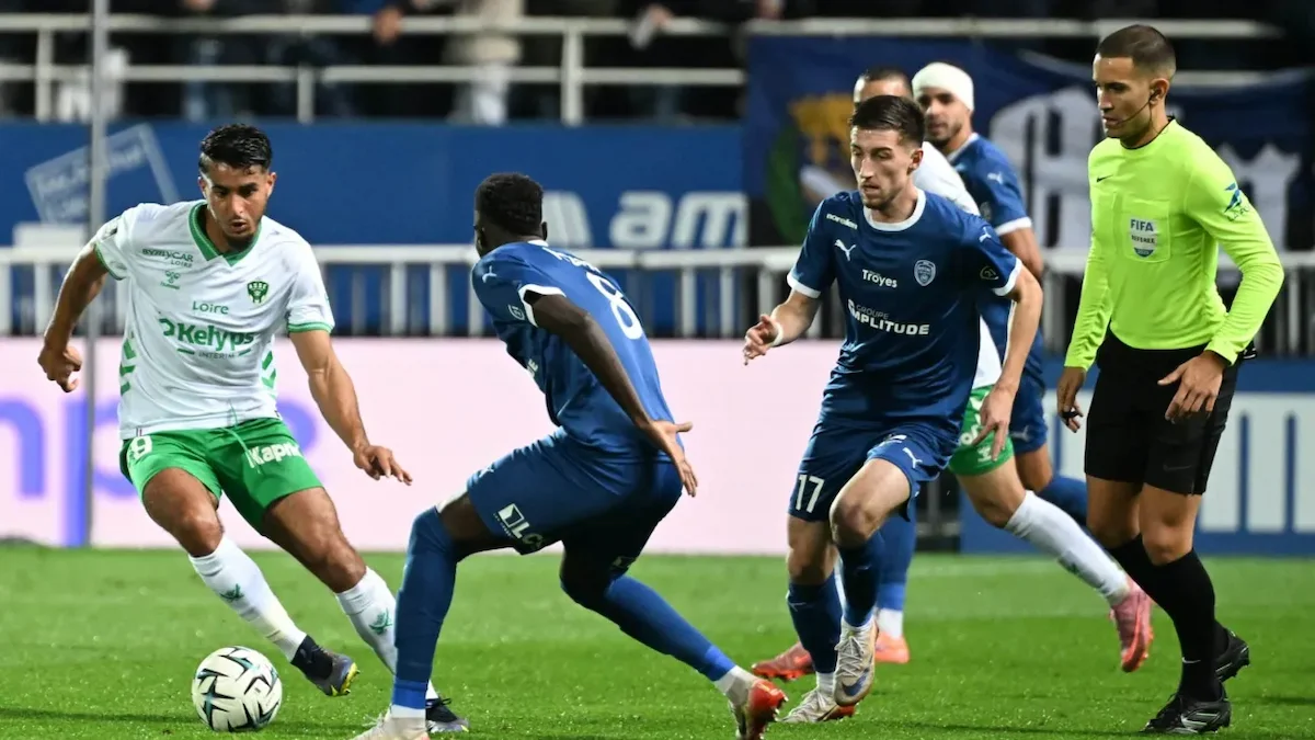 Saint Étienne - Troyes : choc pour le titre en Ligue 2