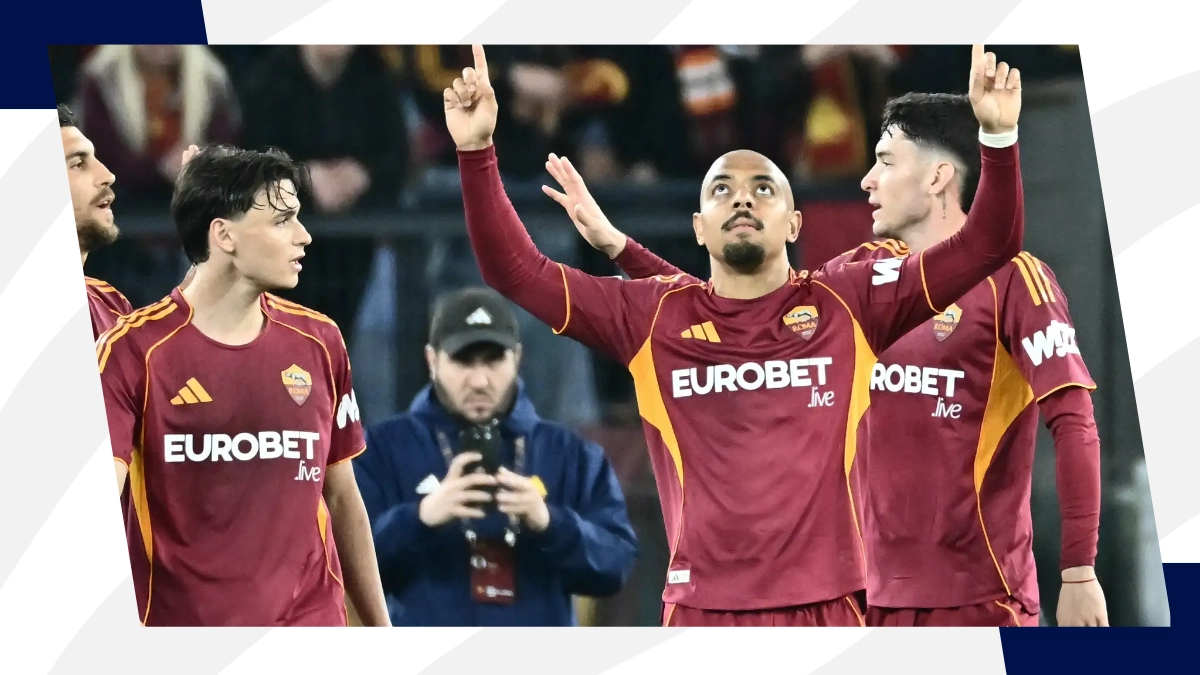 Malen esulta dopo un gol in Roma-Pisa