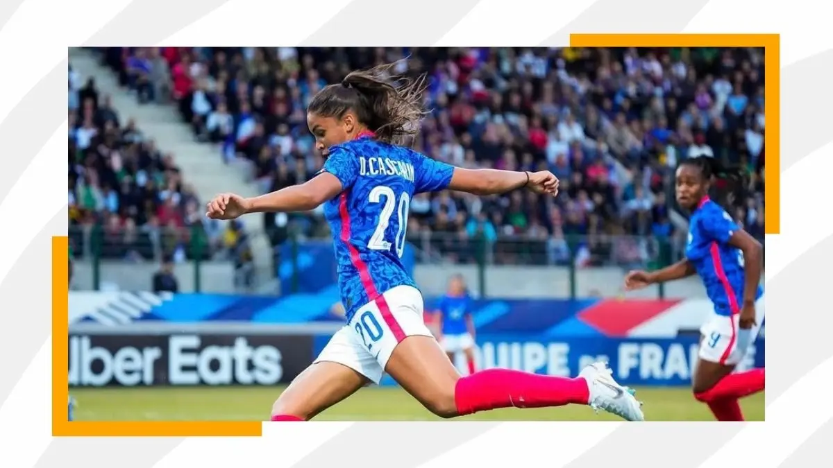Delphine Cascarino taking a shot