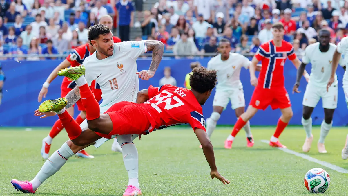image France - Suède : les latéraux, le seul hic du début de Mondial des Bleus ?