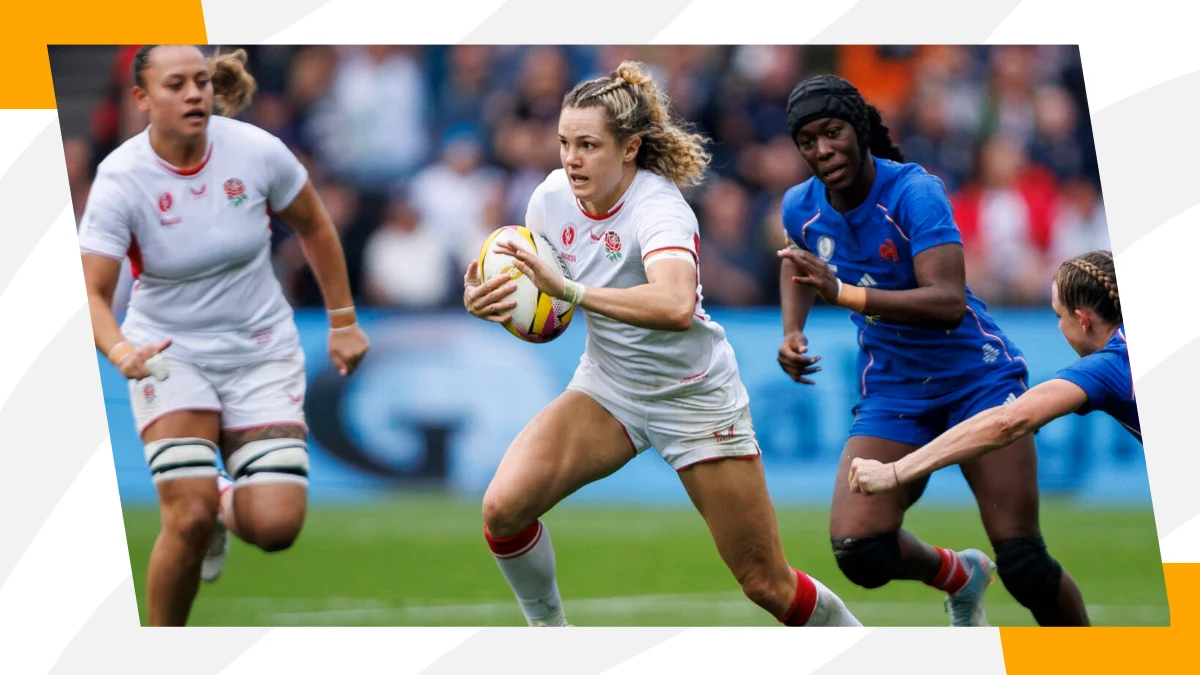 ellie kildunne racing with rugby ball