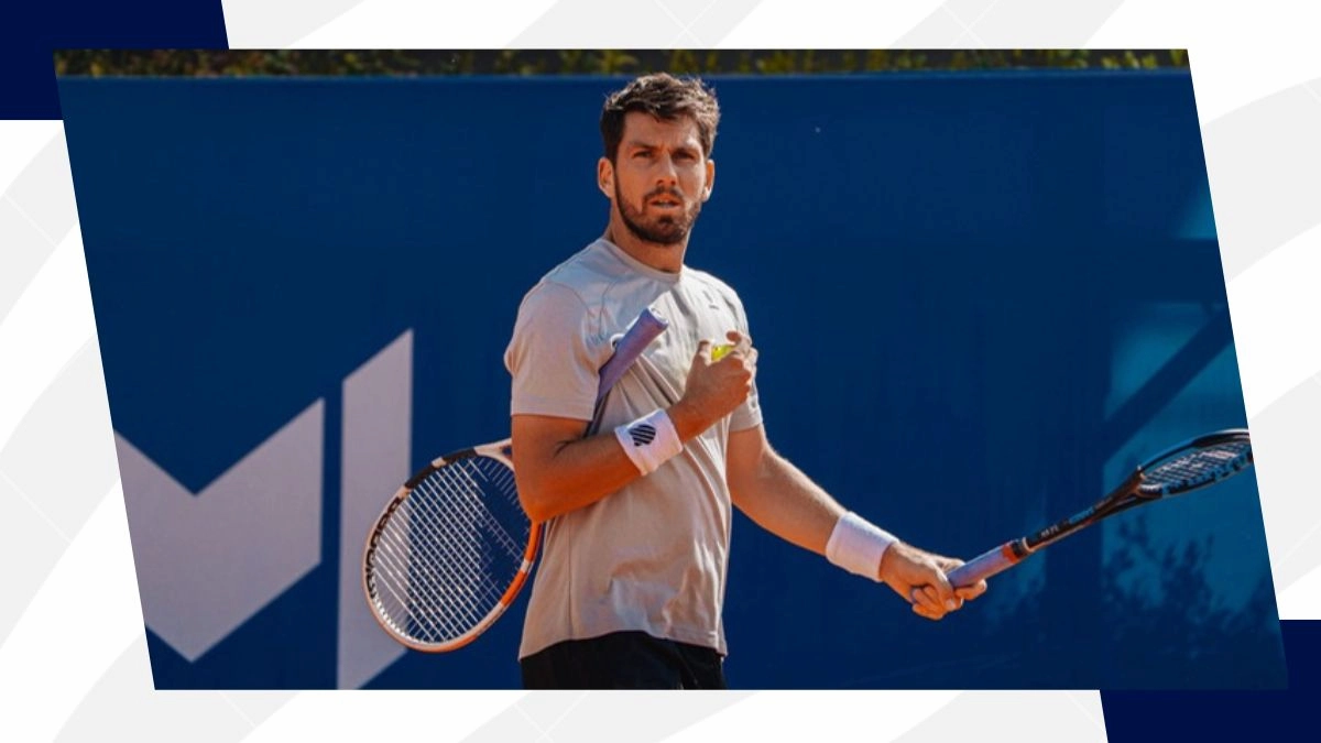 Cameron Norrie playing tennis