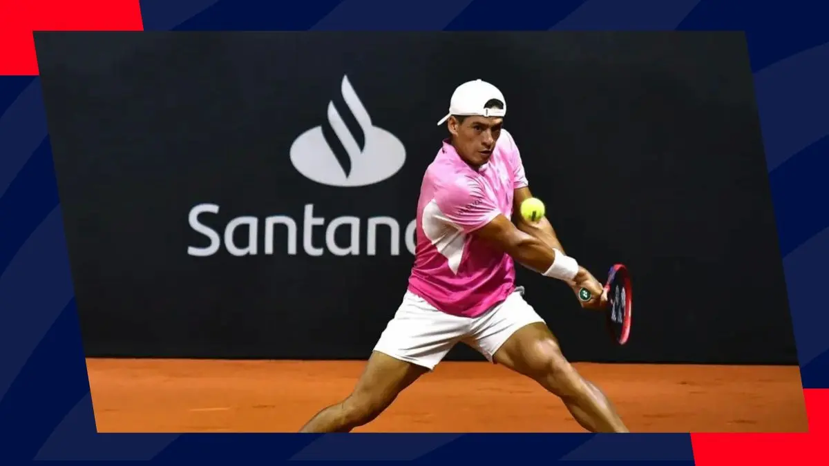 Sebastian Beaz playing tennis